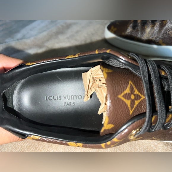 Slightly used Louis Vuitton sneakers - Picture 3 of 8